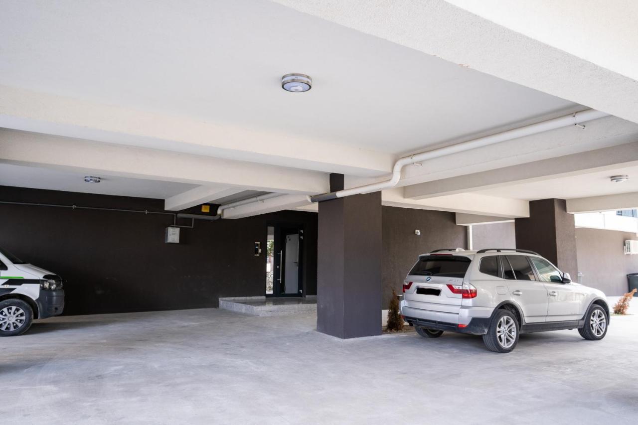 Velier Holiday Apartments Mamaia Buitenkant foto