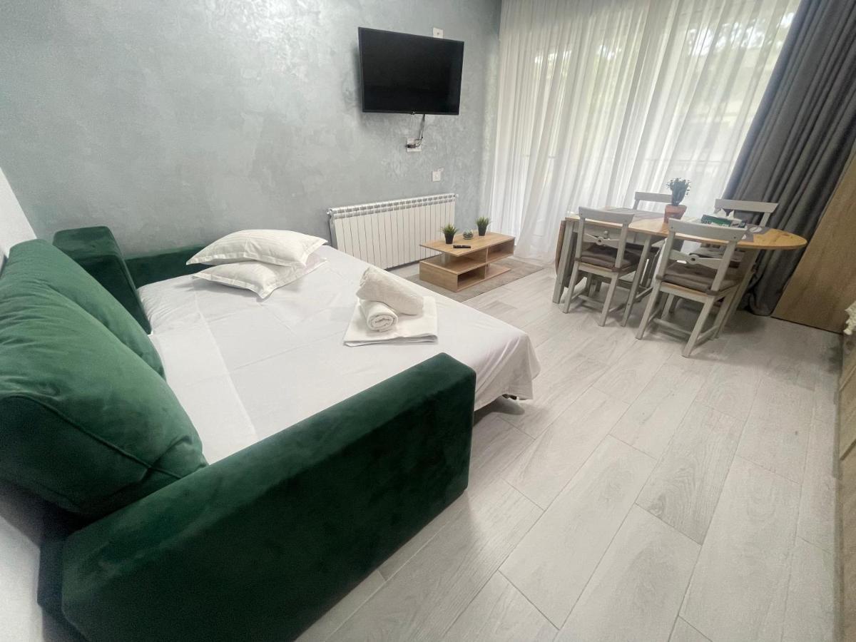 Velier Holiday Apartments Mamaia Buitenkant foto
