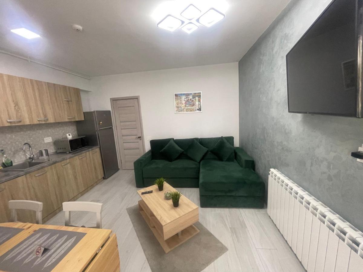 Velier Holiday Apartments Mamaia Buitenkant foto
