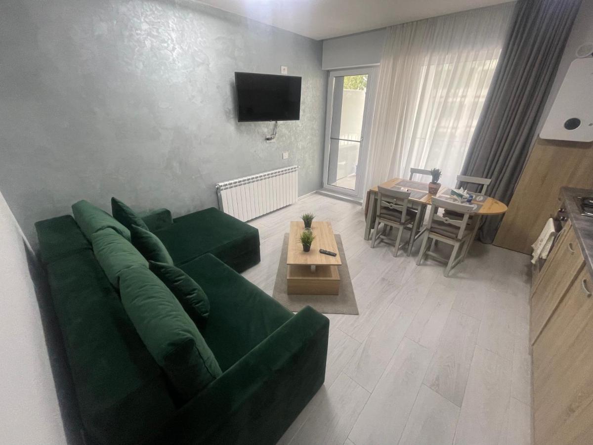Velier Holiday Apartments Mamaia Buitenkant foto